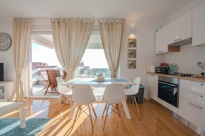 Blue Sky, Modern Sea View Apartment Novalja Zewnętrze zdjęcie